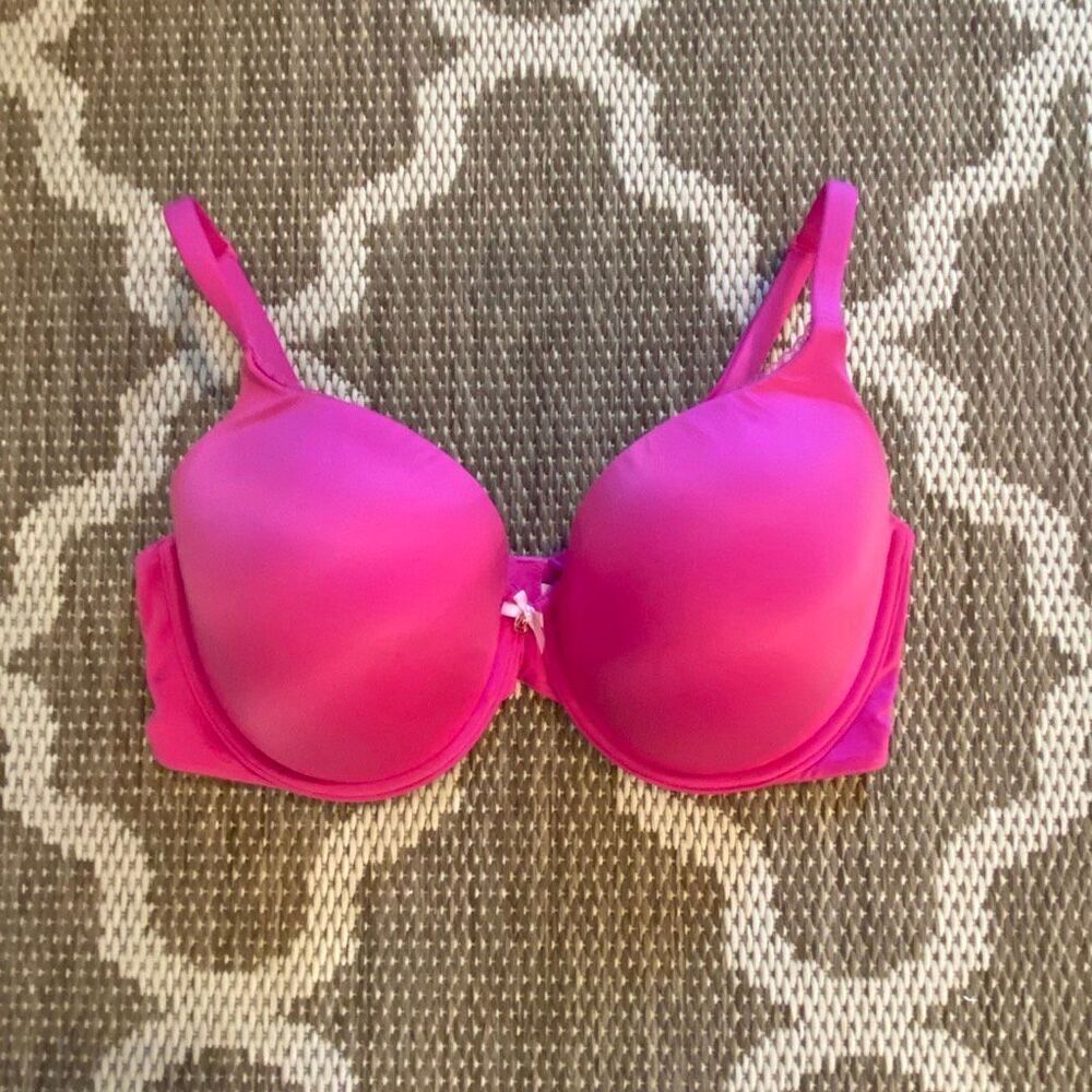 Victoria’s Secret bra, body by Victoria lined perfect coverage bra size 36DD